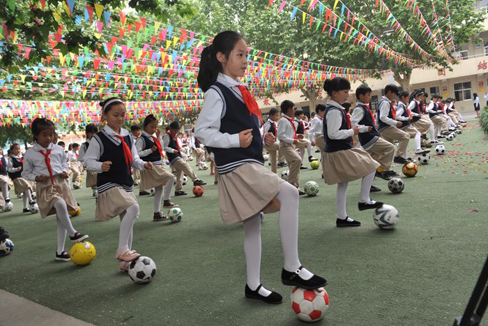 [教体局] 郑上路小学举行第五届足球文化节开幕式